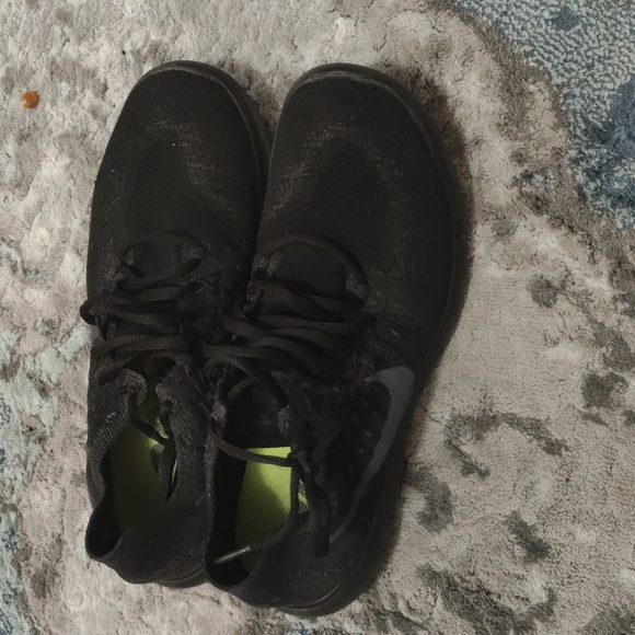 Nike - Picture 2 of 4